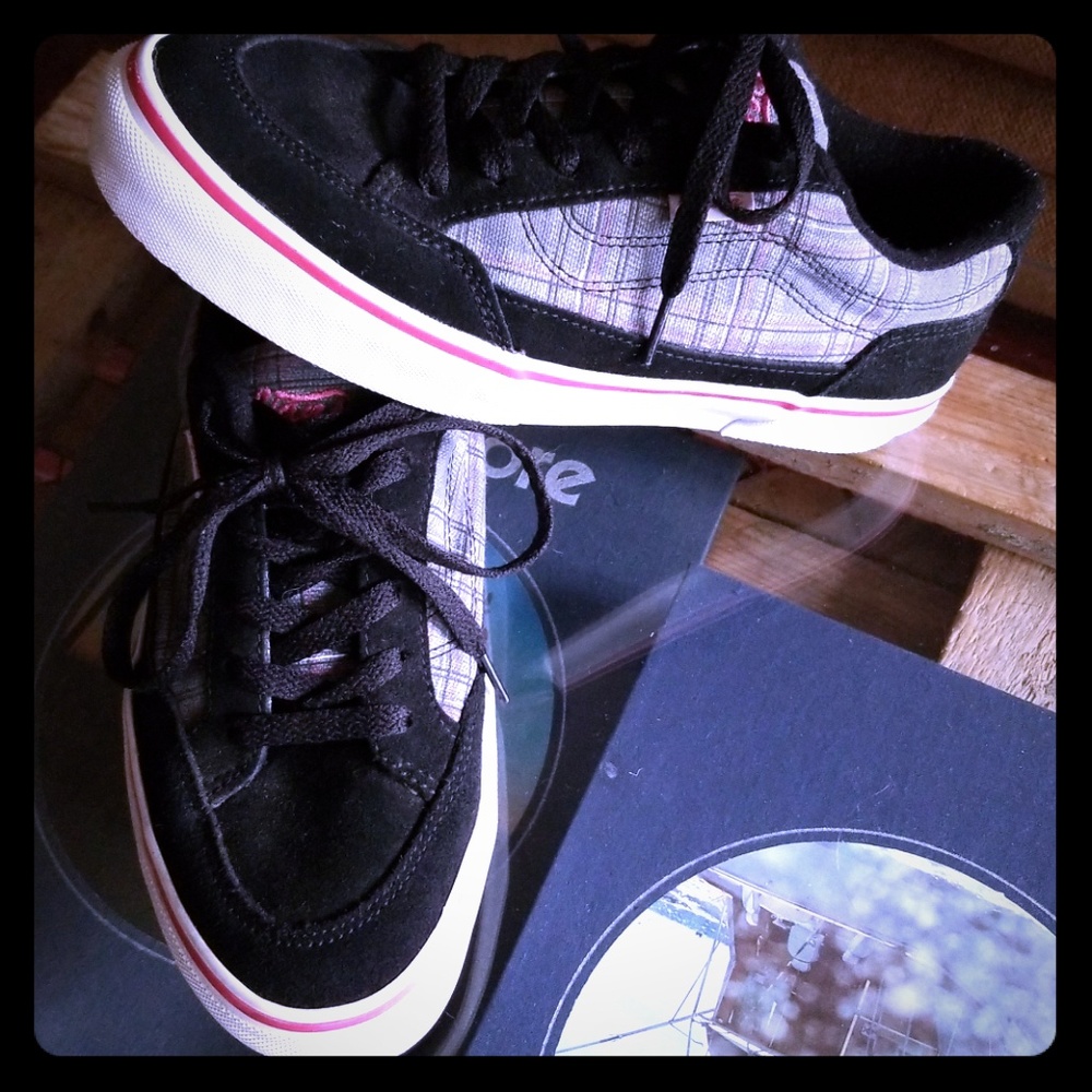 Vans Bearkitty Black suede sneakers